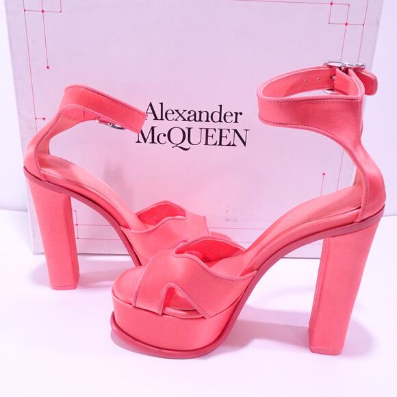 Alexander McQueen Apricot Butterfly Platform  Sandals Pumps 37.5 NWT 1,985 IRRG - Picture 8 of 14